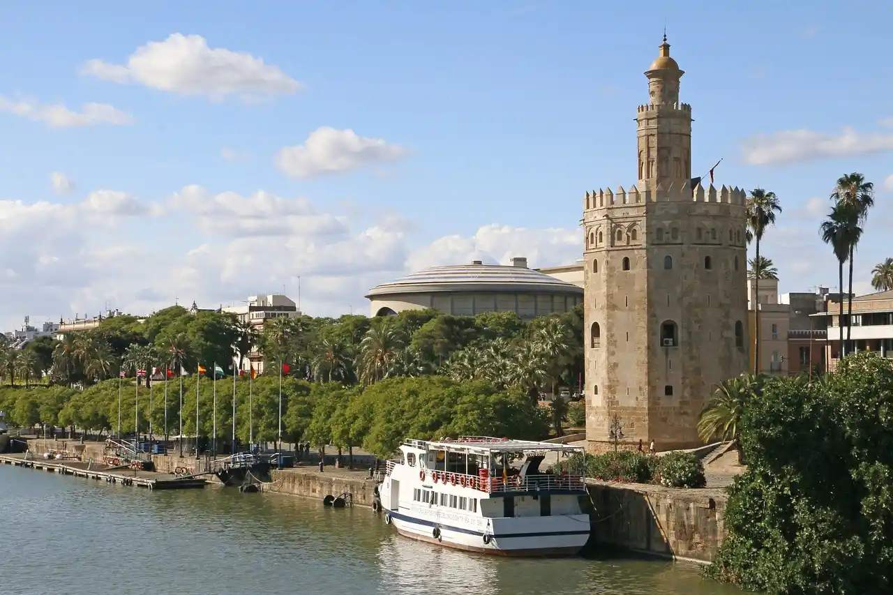 paseo en barco por Sevilla